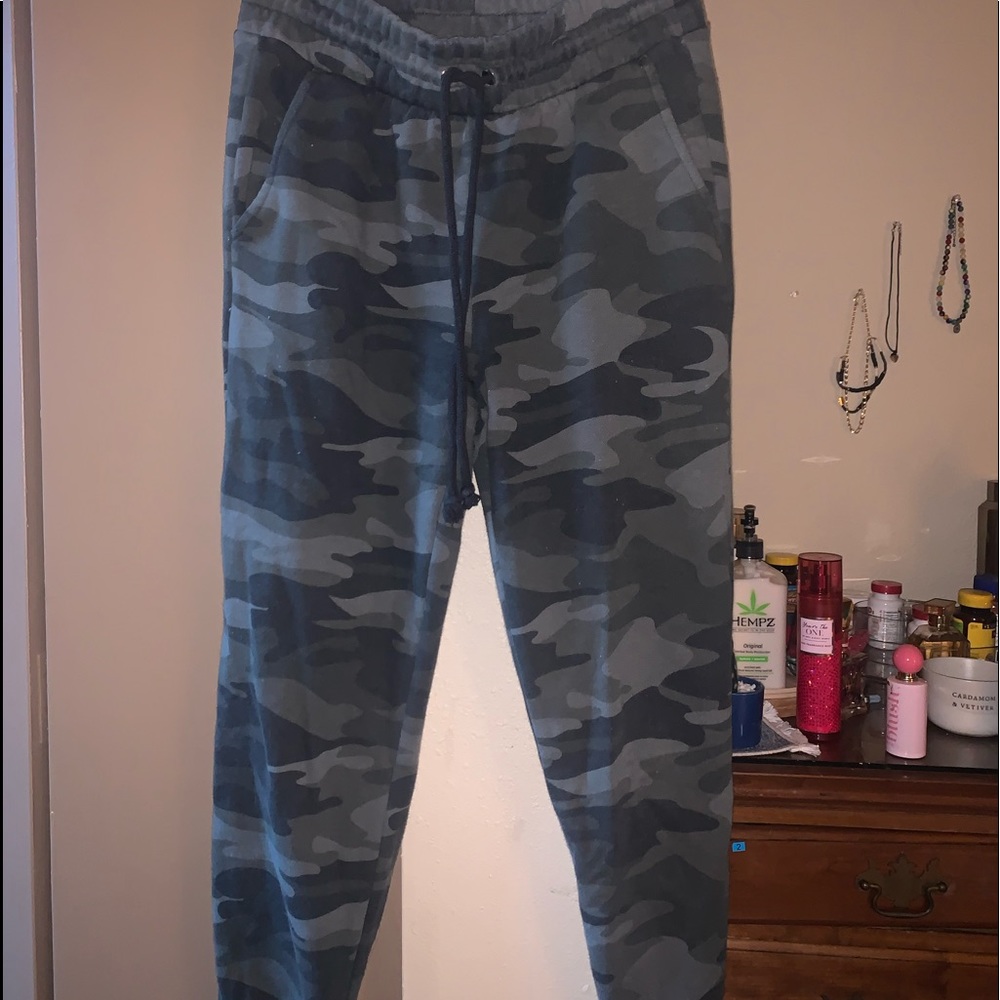 black camo sweatpants